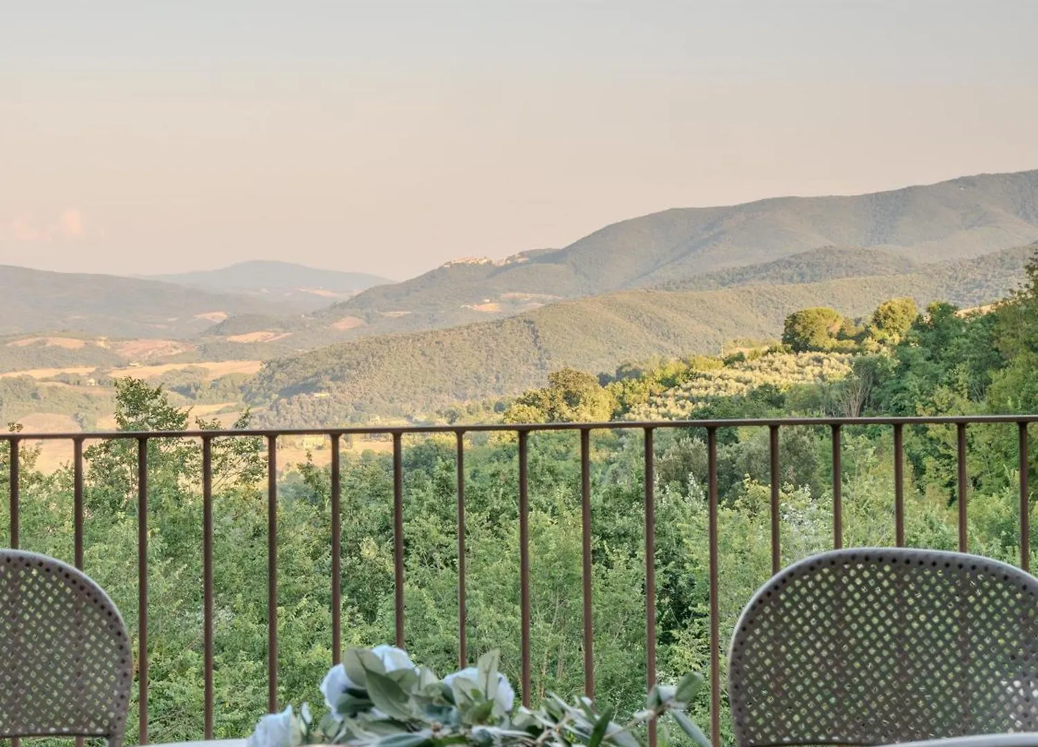 Borgo Ai Cuori Aparthotel Guardistallo